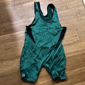 Brute singlet
